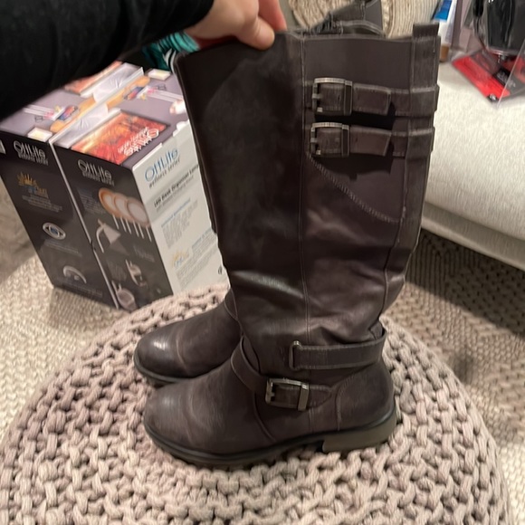 Bare Traps tall boot - Picture 3 of 6